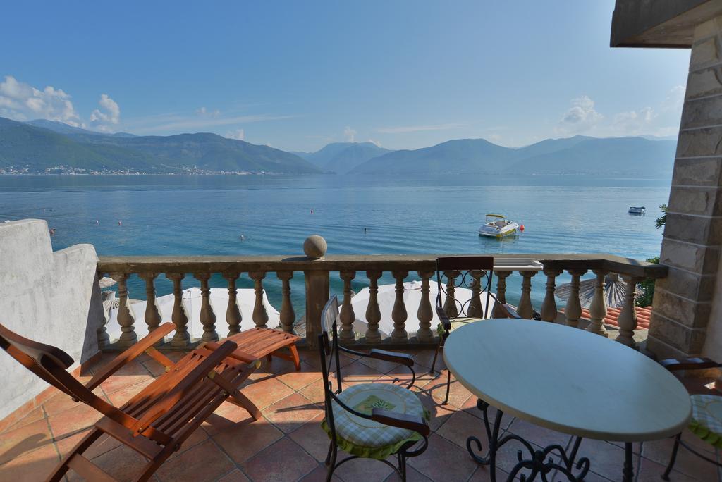Apartments Palace Mira Mare Tivat Quarto foto