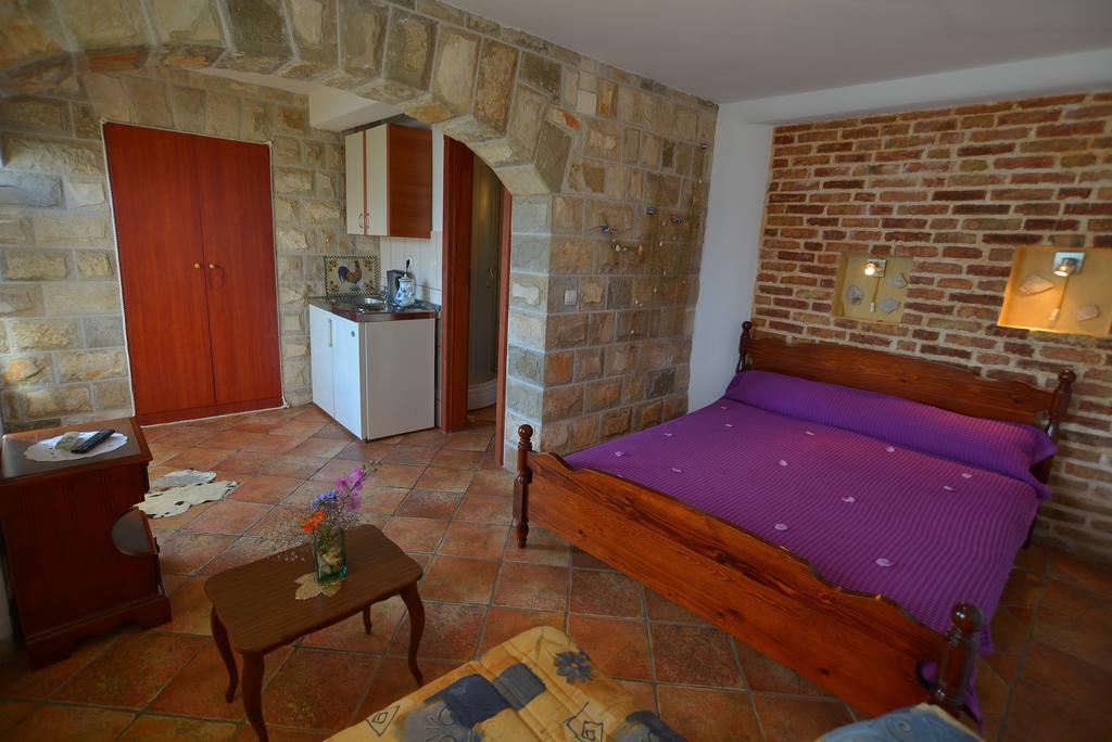 Apartments Palace Mira Mare Tivat Quarto foto